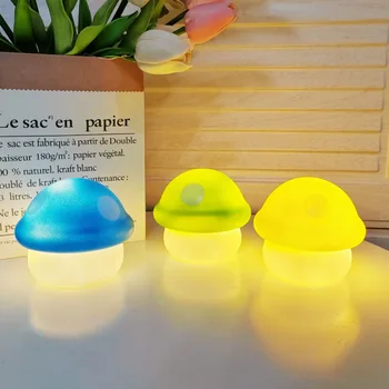 Kawaii Mini Mushroom LED Лек Пластмасов Художествена Креативна Електронна Свещ за Свети Валентин Лампа Романтична Атмосфера